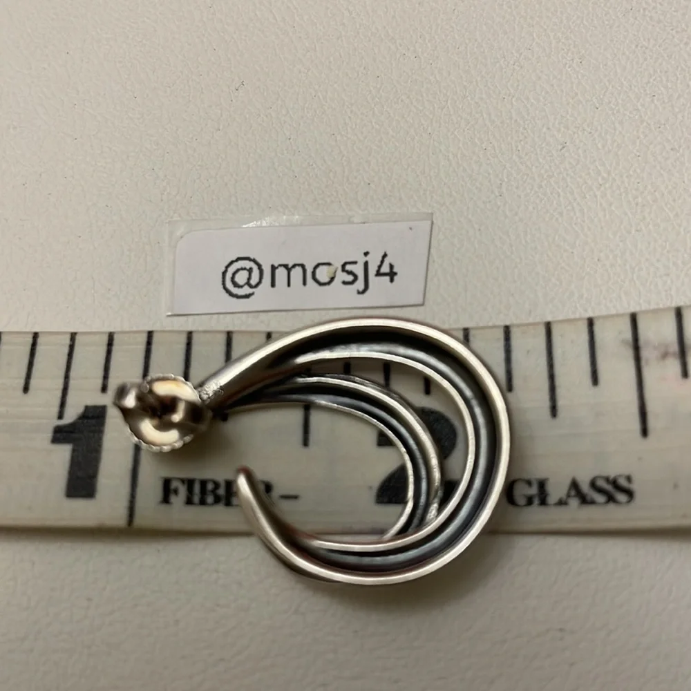 Retired HTF James Avery Open Swirl Earrings - Picture 5 of 5